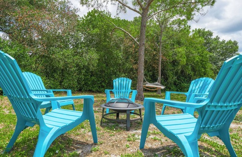 Lake Wales House | Lake Front! Spacious Home w/heated pool & kayaks