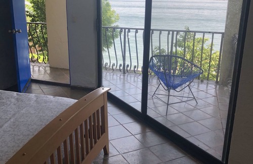 Tequesquitengo House | Lake front villa with private pool, beach, garden and terrace with lake views!