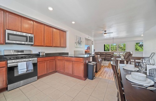 Reno/Tahoe Airport Villa | Lake Front Villa. Views! Views! Once you park your car, you won't want to leave.