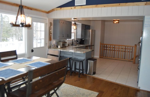 Treasure Lake House | Lake Front w/1.5 Acre Private Lot, Hot Tub, Paddle Boat, & Kayaks