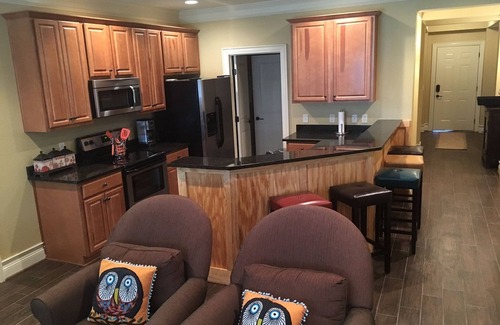 Dadeville Condo | Lake Front, Walk out ground level, Sunset VIEW, Dedicated Slip, Awesome Pool