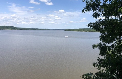 Pryor House | Lake Front With Dock - Monthly Available