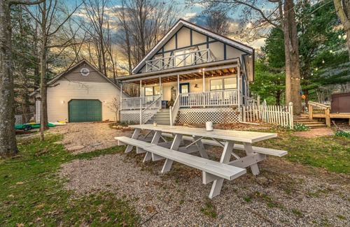 Lake Cottage | Lake Front with Hot tub! Silver Lake, Clare Co. nNew owners, many upgrades! n