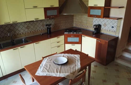 Pozzolengo House | Lake Garda holiday home with panoramic views, 5km from Peschiera del Garda