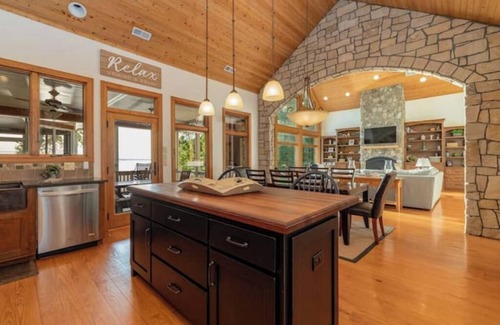 Henrico House | Lake Gaston's Million Dollar Baby!nEpic Dock w/Bar, TV, Private Beach, Sleeps 14