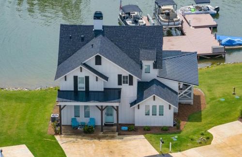 Dadeville House | Lake Happy