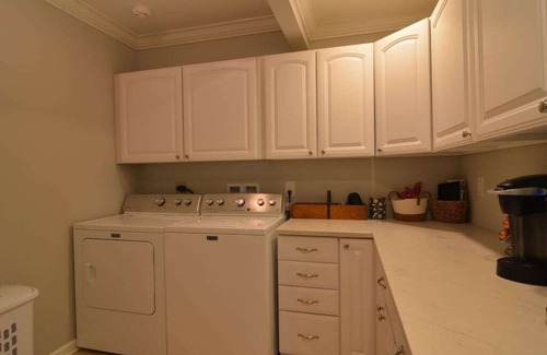 Lorain House | Lake Haven - The Water’s Edge Of Lake Erie!