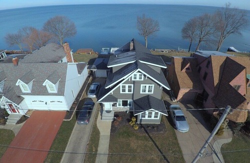 Lorain House | Lake Haven - The Water’s Edge Of Lake Erie!