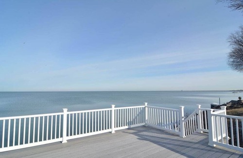 Lorain House | Lake Haven - The Water’s Edge Of Lake Erie!