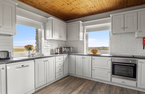 Ballyconneely Ski Chalet | Lake House Mannin, holiday maker’s paradise