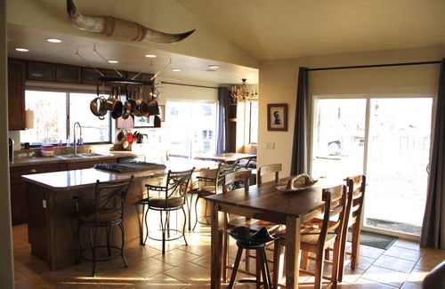 Clifton House | LAKE HOUSE on Colorado River, Friendly ANIMALS, BEACH, Wine country, VIEWS