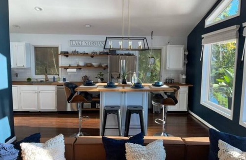 Sherrills Ford House | Lake House w/private dock, gym, and hot tub