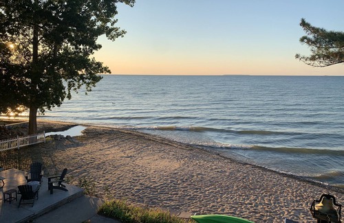 Au Gres House | Lake Huron Beachfront Getaway!