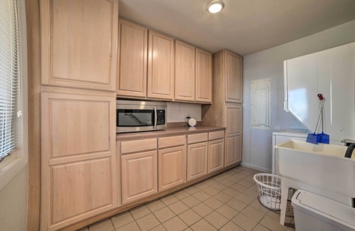 De Tour Village House | Lake Huron Home w/Direct Beach Access!