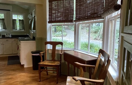 Mount Gretna Cottage | Lake it Easy! Mount Gretna cottage minutes to Lake