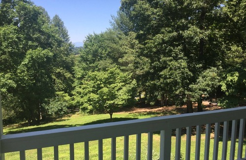 Morganton House | LAKE JAMES/Morganton: Peaceful, nature setting-3 acres/pond!