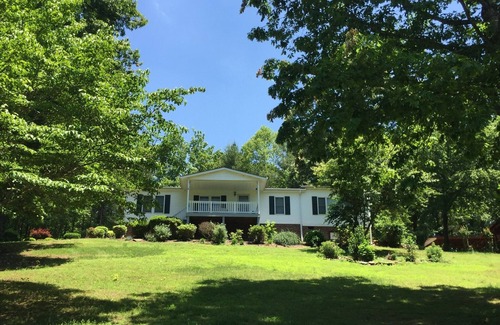 Morganton House | LAKE JAMES/Morganton: Peaceful, nature setting-3 acres/pond!