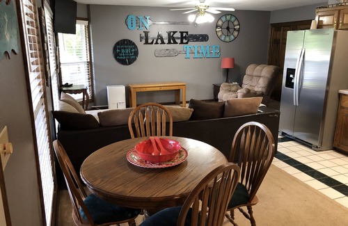 Rockwell Cottage | Lake Life! Relaxing, Spring, Summer, Fall, Winter!
