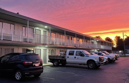Logan Hotel | Lake Logan Inn
