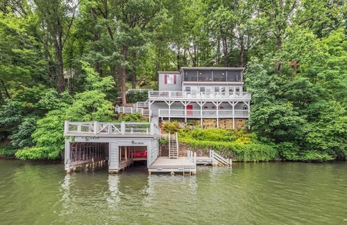 Lake Lure Cottage | Lake Lure Cottage~Pontoon Available 2 Rent!