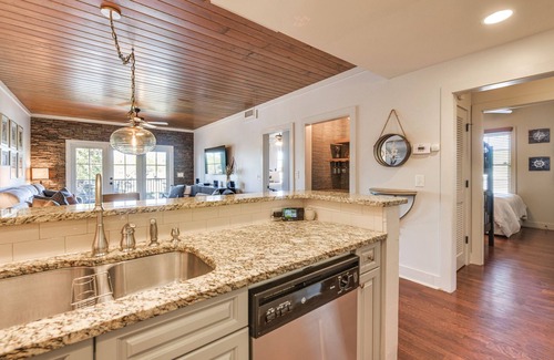 Dadeville Condo | Lake Martin Condo w/Community Perks & Views!