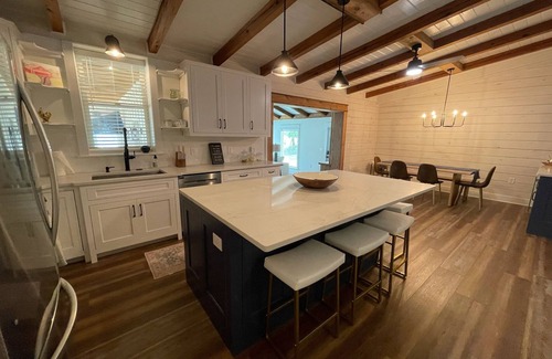 Dadeville Cabin | Lake Martin Family Compound - Sleeps 16 with Hot Tub and Private Lake Access!