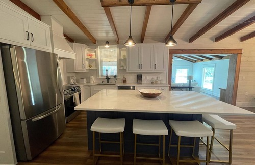 Dadeville Cabin | Lake Martin Family Compound - Sleeps 16 with Hot Tub and Private Lake Access!