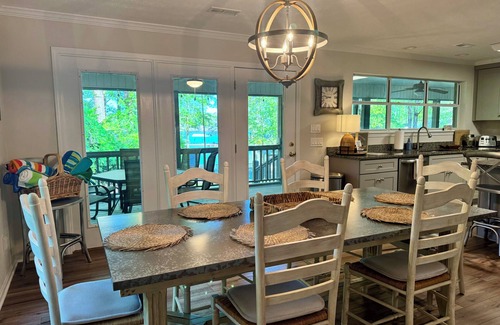 Dadeville House | Lake Martin lakehouse. Screened porch. Dock. firepit & views. 30 min to Auburn