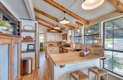 Smith Mountain Estates Cabin | Lake Martin Retreat w/Beach, Boat Dock + Fire Pit