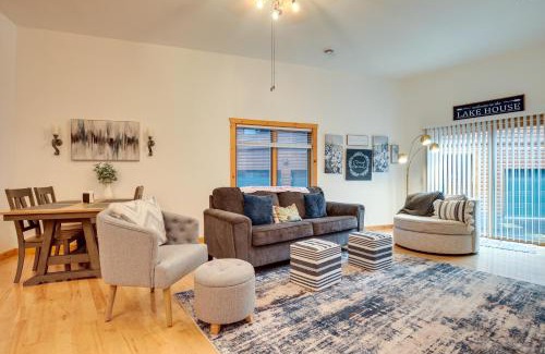 Minocqua Apartment | Lake Minocqua Condo with Shared Fire Pit!