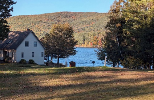 Moultonborough House | Lake/Mountain view 2 dogs welcome by 3 beaches btwn Castle & Laconia 15 min away