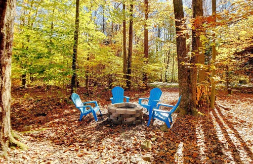 Pocono Pines Ski Chalet | Lake Naomi Poconos Gem★HotTub+Game Room+Fire Pit Mid-Mod Chalet★Golden Owl PA