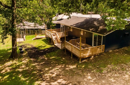 Kimberling City Cabin | Lake Oasis in beautiful Kimberling City, boat ramp, slip rental