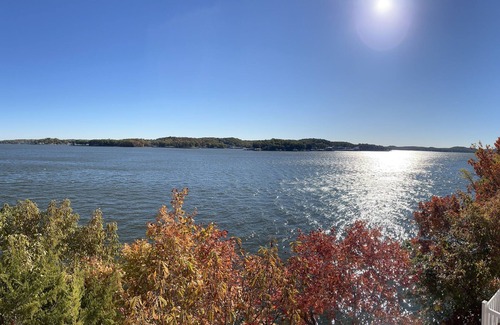Lake of the Ozarks House | Lake of the Ozarks Shootout Front Row