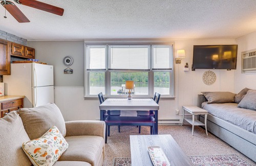 Lincoln Cottage | Lake of the Ozarks Cabin w/Private Dock + Kayaks