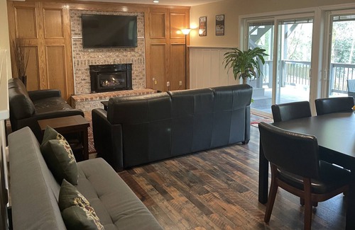 Palisades Apartment | Lake Oswego apt with private/separate entrance & lake access!