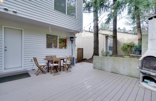 Mount Park House | Lake Oswego Home with Deck 9 Mi to Downtown Portland