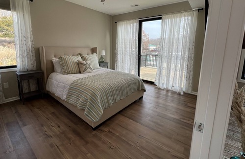Lake Ozark Ski Chalet | Lake Ozarks “Castaway Cove” - New Lake Front Home