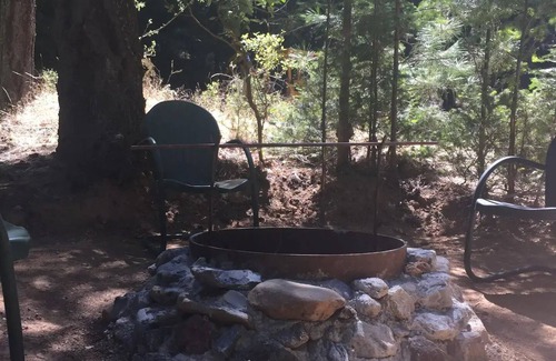 Potter Valley Cabin | Lake Pillsbury/Hull Mt. Cabin 1Br/1Ba Great View!