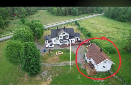Tomta Cottage | Lake plot with rural location