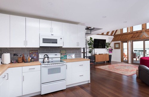 Vassar House | Lake Pomona - A Frame