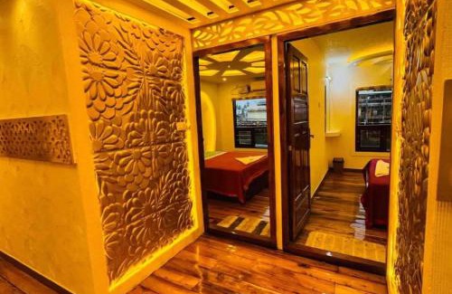 Nedumudy Boat Rental | Lake Queen Premium Luxury Houseboats