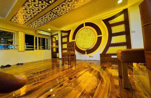 Nedumudy Boat Rental | Lake Queen Premium Luxury Houseboats