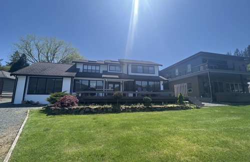 Bellingham House | Lake Samish Funhouse