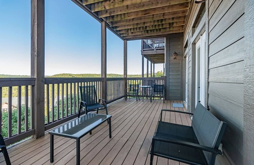Indian Point Condo | Lake Shore Views: WALK IN UNIT, Sleeps 9, Lake Views, next to Silver Dollar City