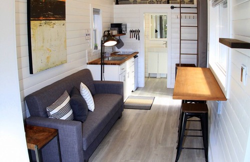 Madras House | Lake Simtustus Resort Juniper Hill Tiny Home #11 - Hot Tub
