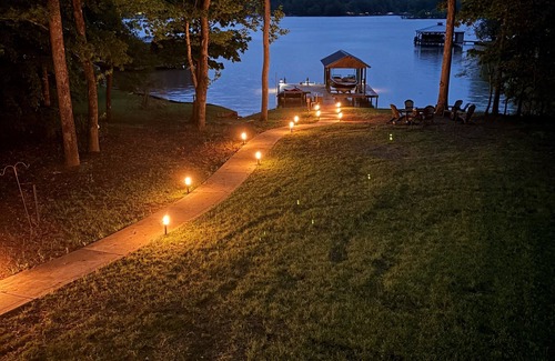 Lake Oconee House | Lake Sinclair Shore, 10 Guests, 5 beds, SMART Home!