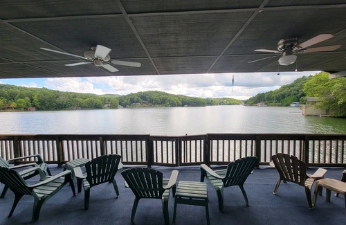Tuxedo House | Lake Summit house and boathouse stocked with all the fun stuff.