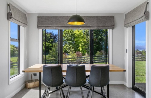 Acacia Bay House | Lake Taupō Luxury Views for Families and Groups