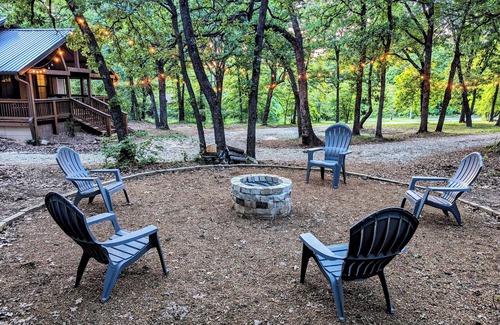 Kingston House | Lake Texoma: Hidden cabin in the woods near Buncombe Creek Marina